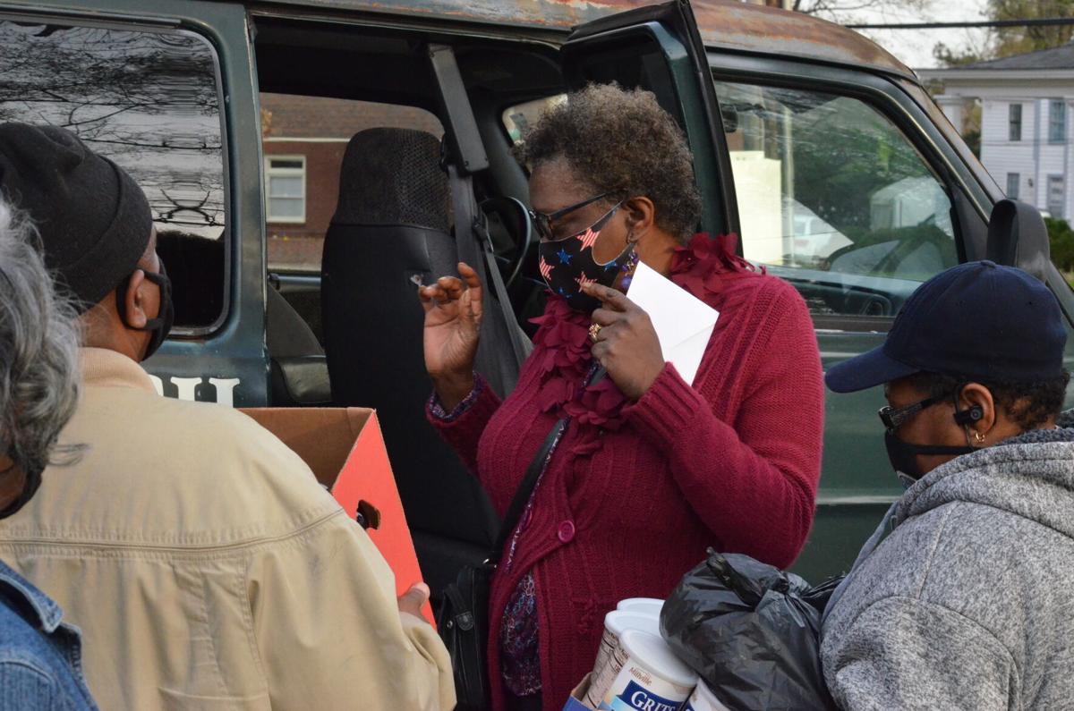 Holsey Memorial delivers a soul food Thanksgiving meal to ...