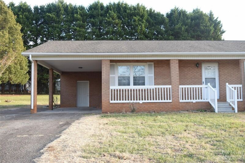 2 Bedroom Home in Newton 1,200