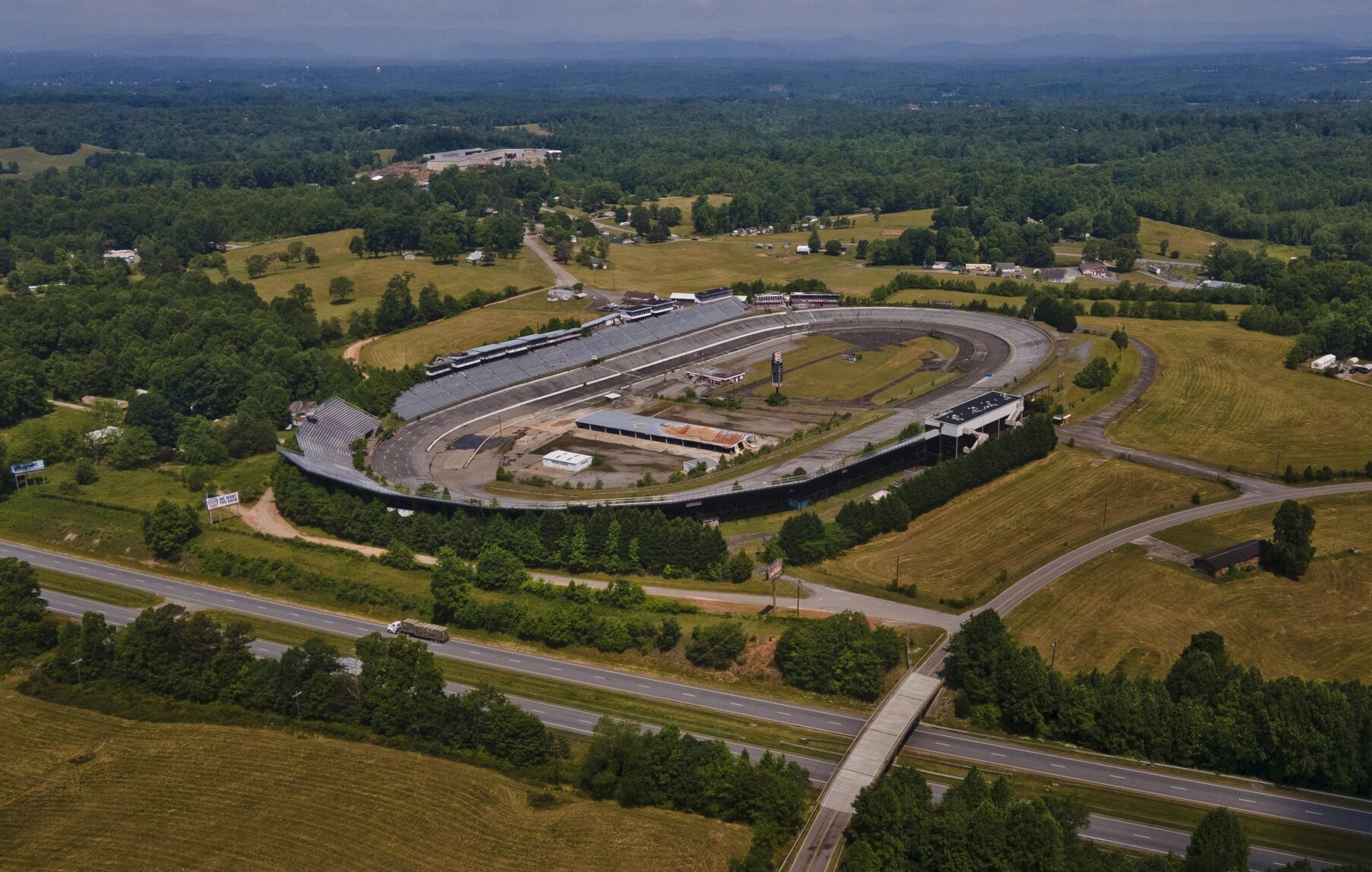 Long-shuttered North Wilkesboro Speedway welcomes back racing in summer 2022