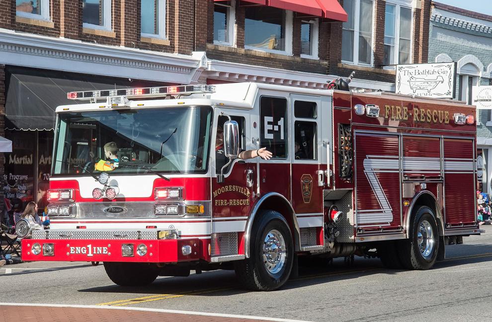 11.22 MooresvilleChristmasParade6.JPG Latest Headlines 11.22 MooresvilleChristmasParade6.JPG Latest Headlines
