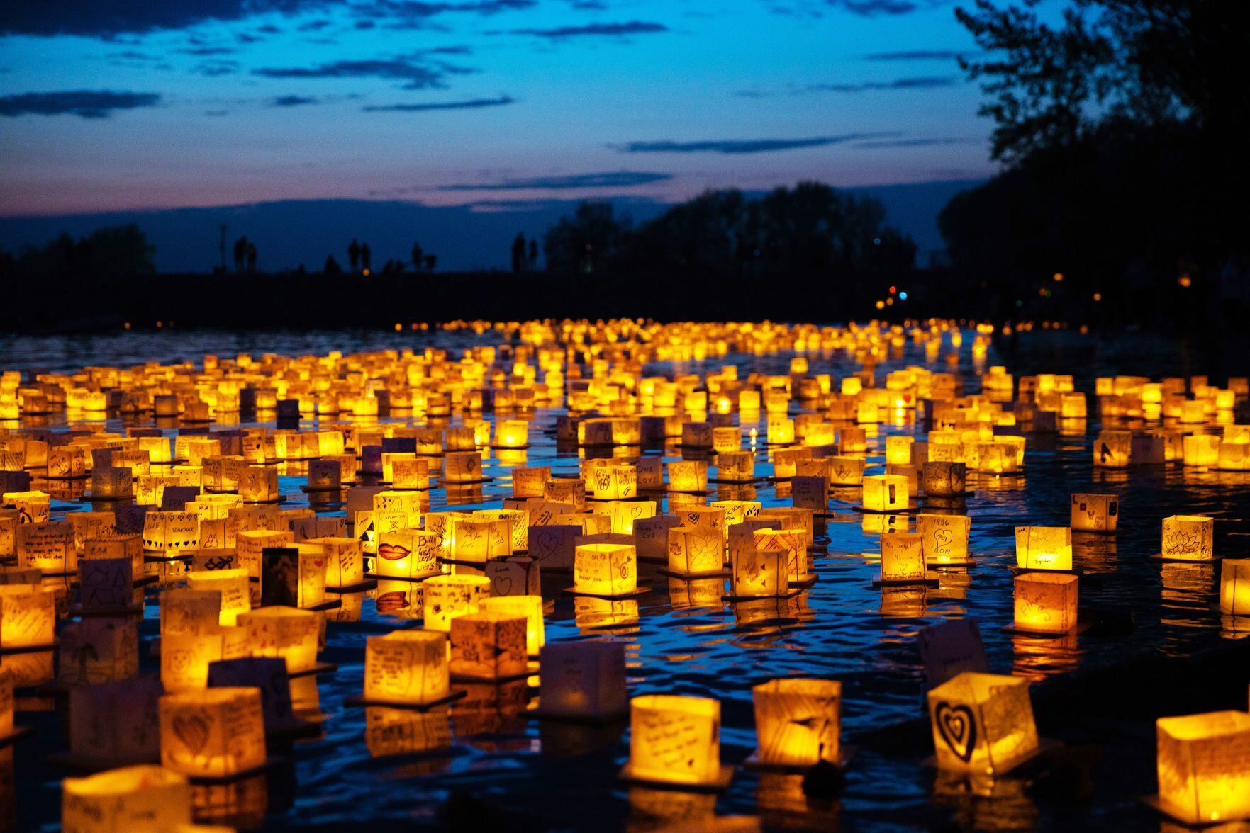 water light lantern