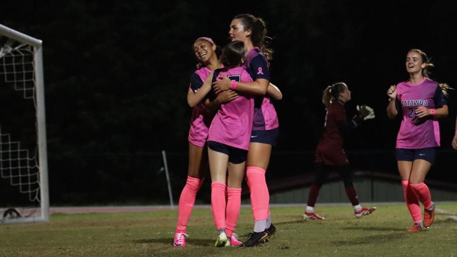 Zitt Masterclass Anchors No. 6 Women's Soccer in 1-0 Win at Lenoir-Rhyne