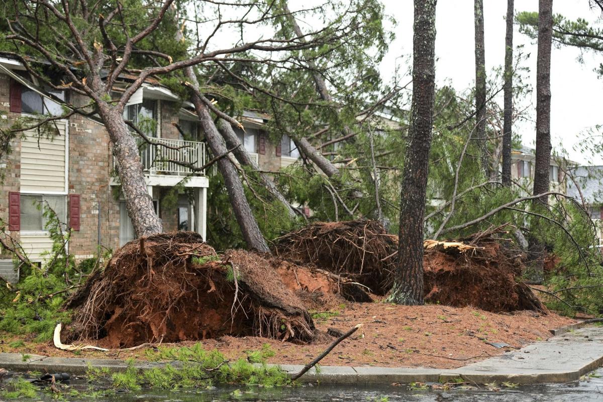 Bad Weather Moves Into Eastern States 5 Dead In South