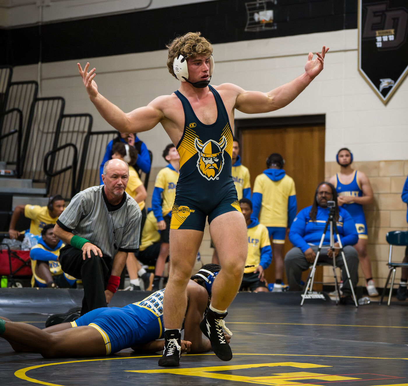 10 Iredell NC wrestlers leaving their mark on the mat