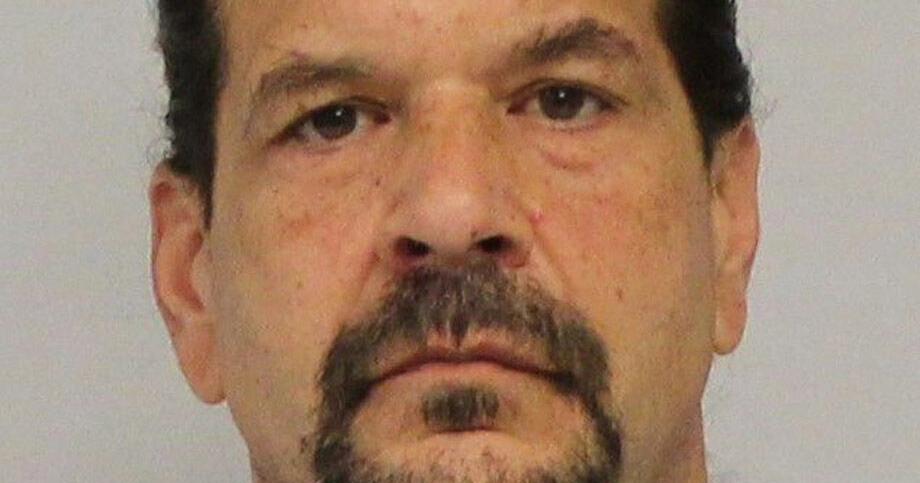 Registered sex offender is facing a criminal charge after he takes his daughter to school - Vimarsana News