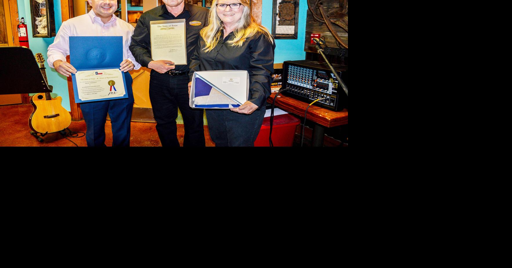 State Rep. Lozano helps Smolik’s celebrate Texas Monthly Top 50