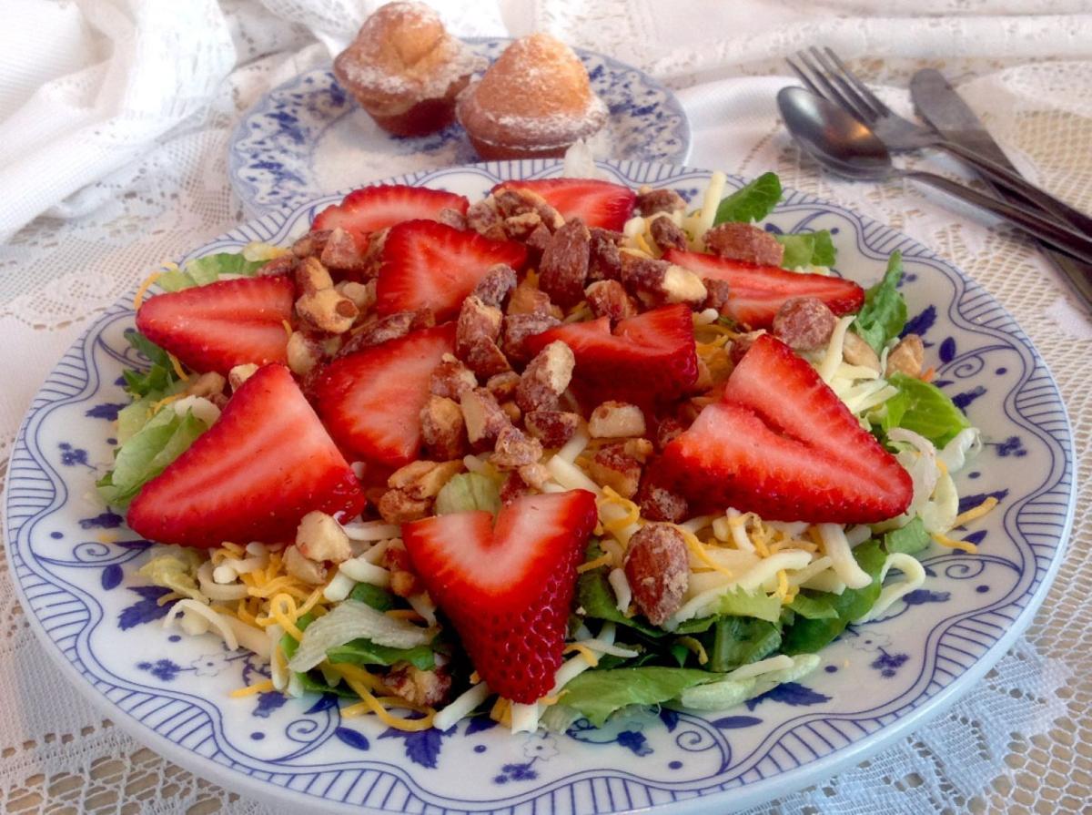 Tossed strawberry salad