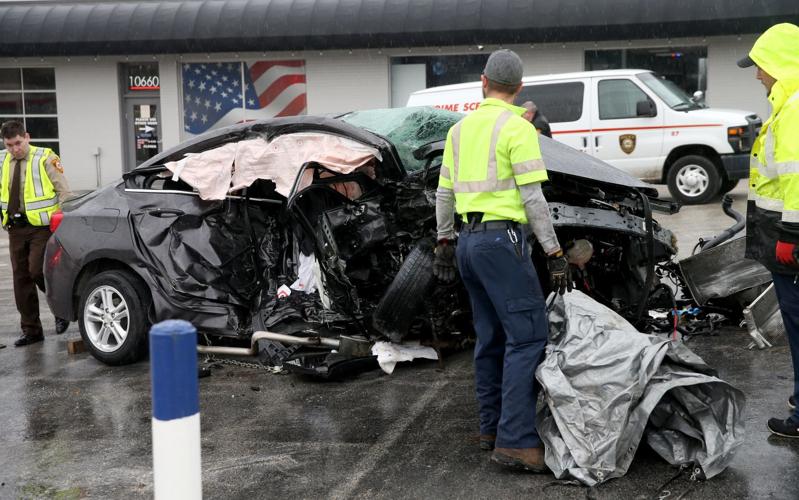 Man dies in twovehicle crash at intersection near Overland