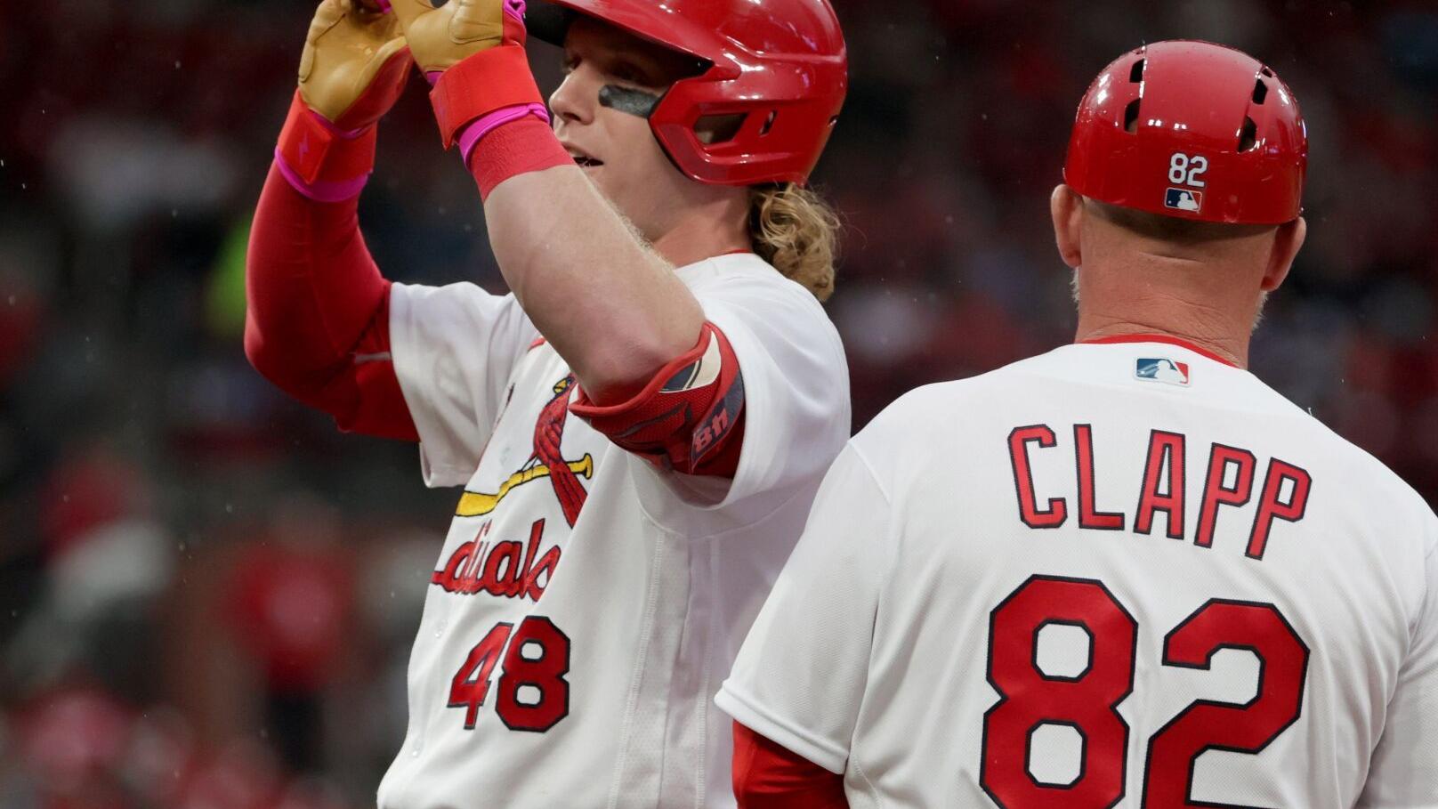 Bader back in starting lineup, as promised after benching, to help Cardinals go for sweep