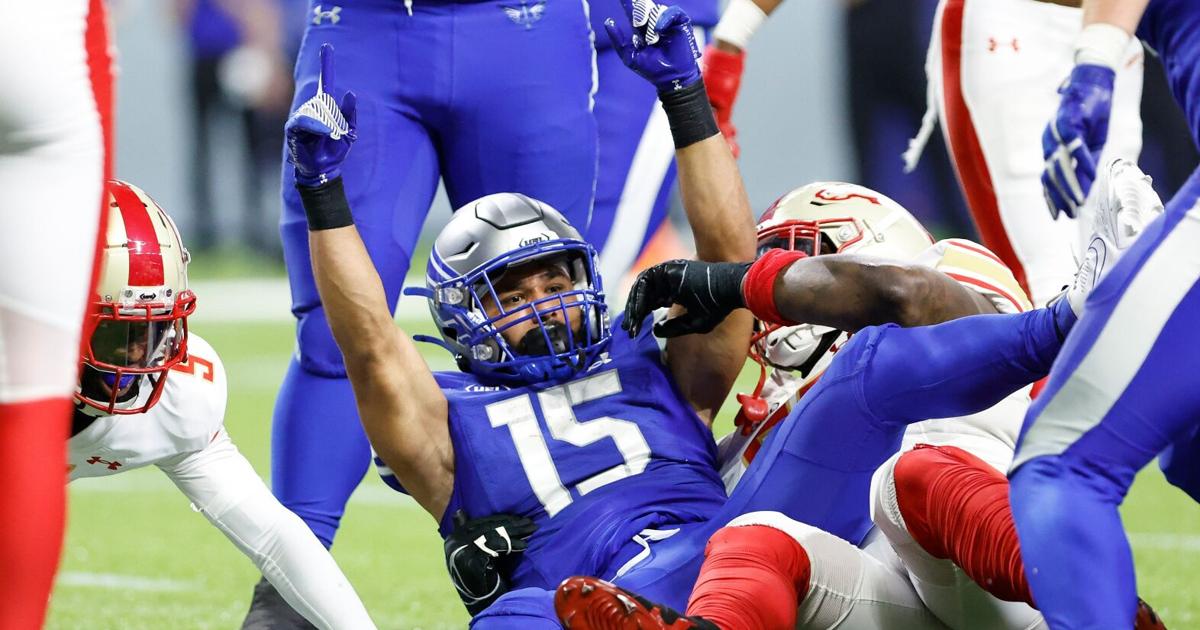 Jacob Saylors macht seine Tochter mit einem späten Touchdown stolz und ...