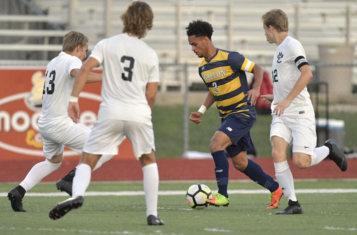 Shorthanded Edwardsville battles back to beat O'Fallon, stay unbeaten