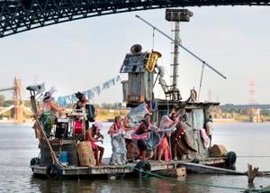 Flotsam brings circus to the St. Louis riverfront — on a raft
