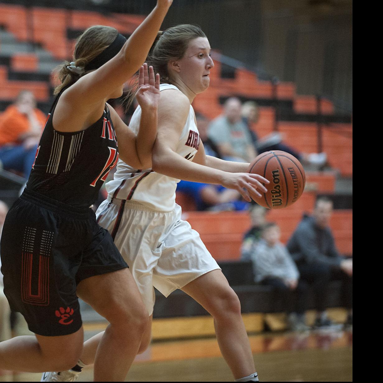 Highland Snaps Edwardsville S Eight Year Home Winning Streak With Last Second Steal Girls Basketball Stltoday Com