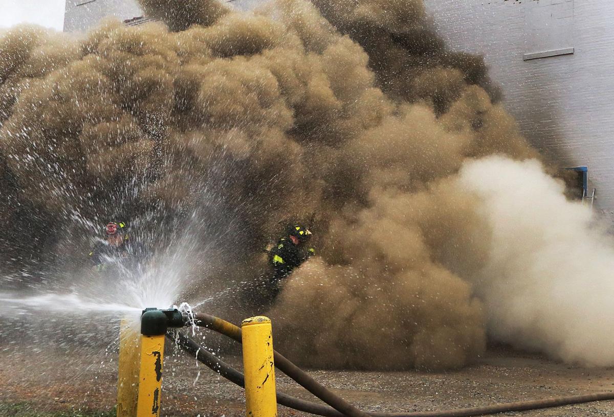 Five-alarm fire destroys St. Louis warehouse