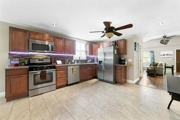 2 Bedroom Home in St Louis - $200,000