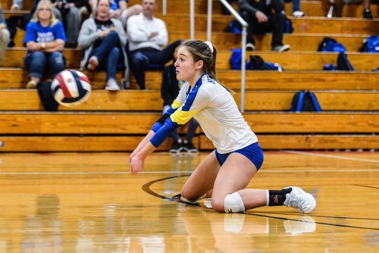 St. Dominic turns up the defense to smother Francis Howell