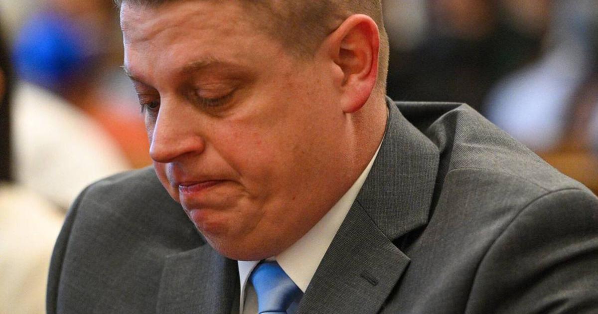 Familie eines ehemaligen Polizisten aus Kansas City bittet Gouverneur von ...