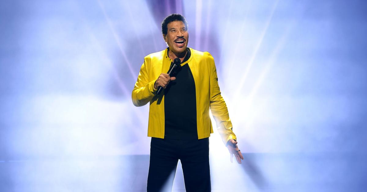 Reports: Lionel Richie hospitalized in St. Louis after concert at the Muny