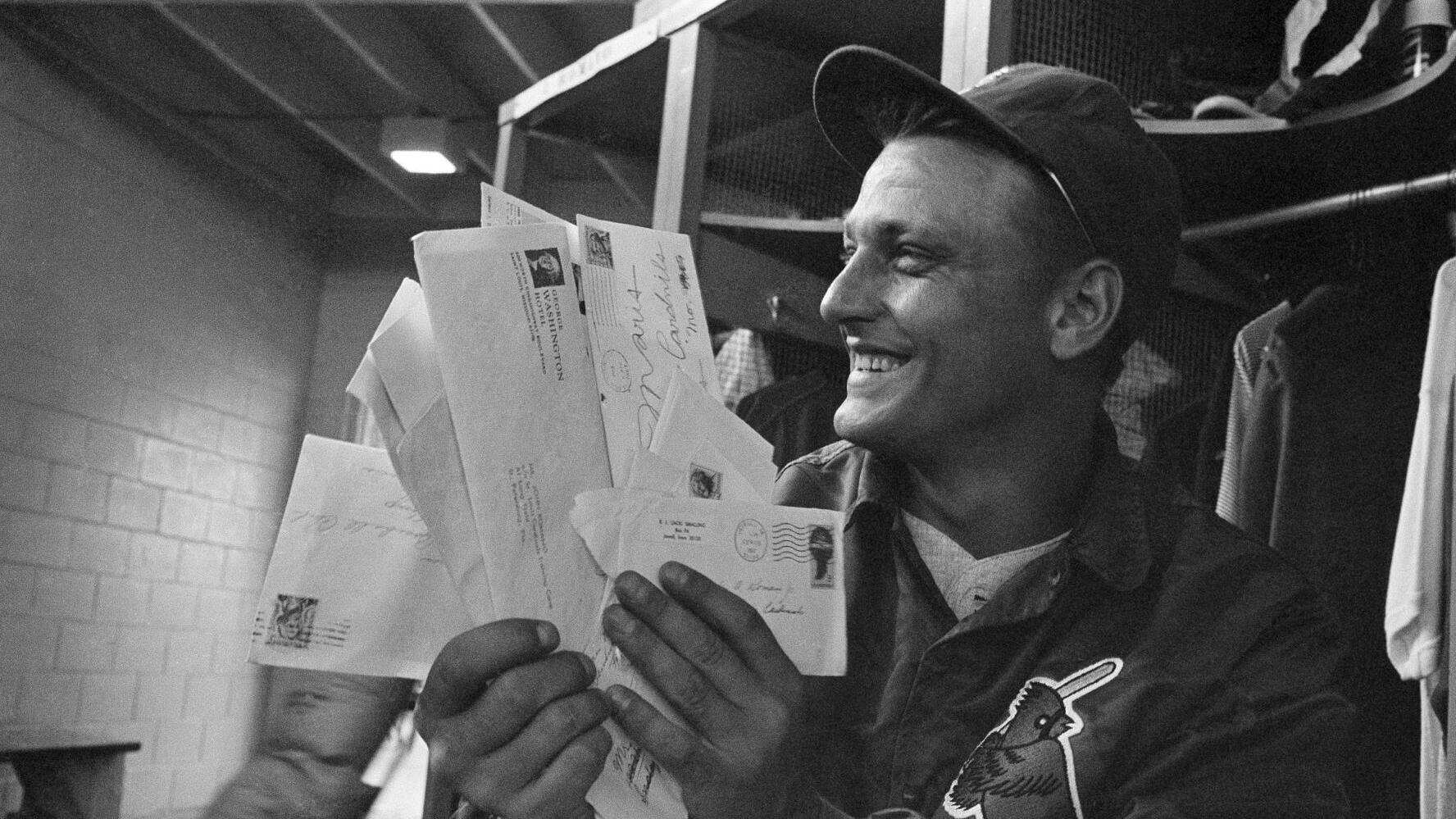 Hochman: Remembering Roger in red u2014 when Maris rejuvenated his career with Cards in 1967