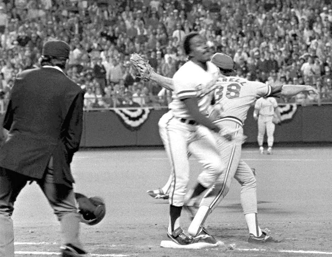 Don Denkinger, 86, Top Umpire Remembered for Botched Call, Dies - The New  York Times
