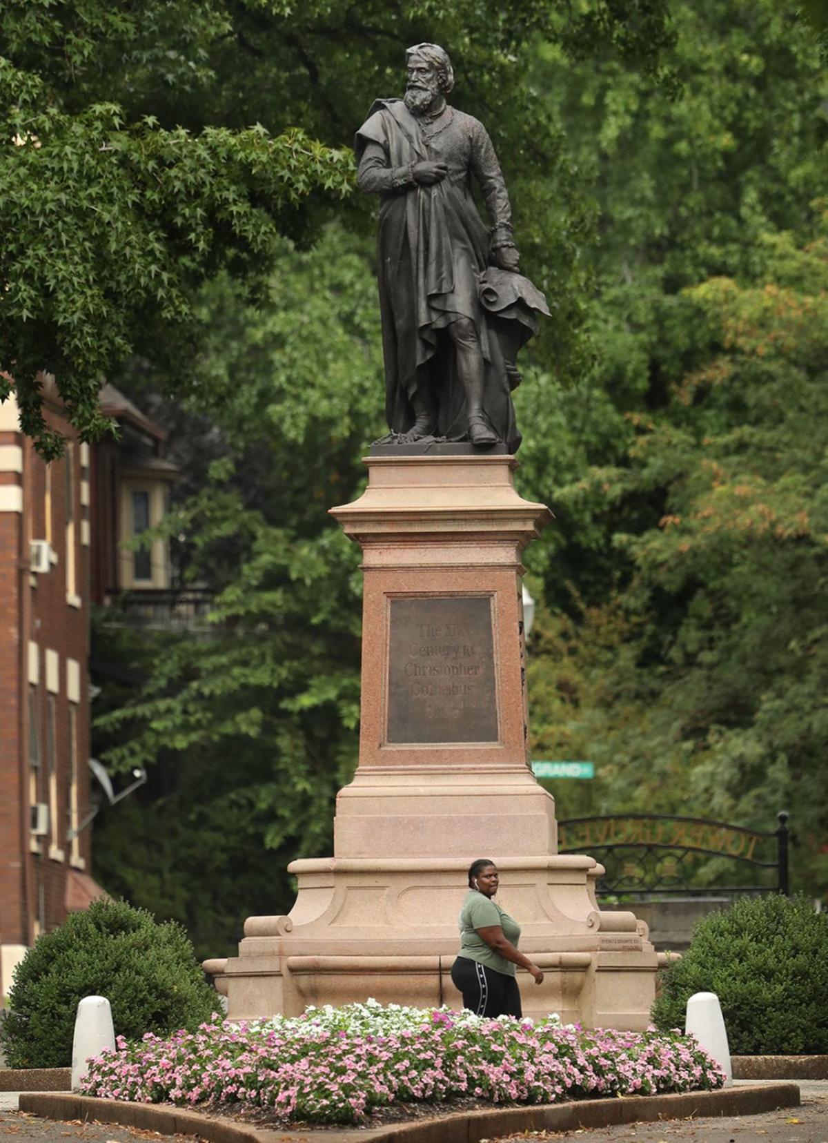 first a confederate statue