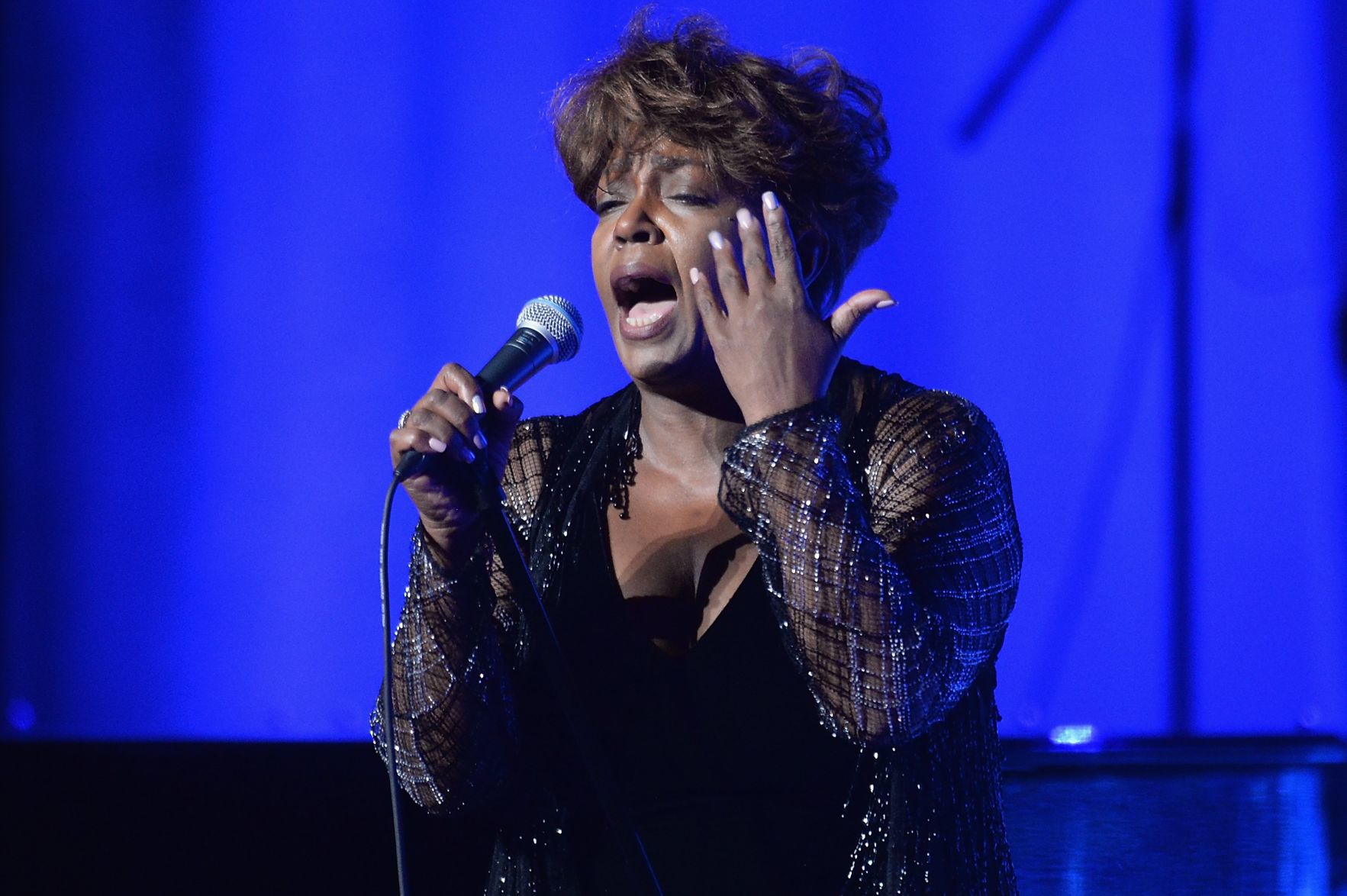 Anita Baker Delivers Finely Nostalgic Trip During Farewell Tour Stop At ...