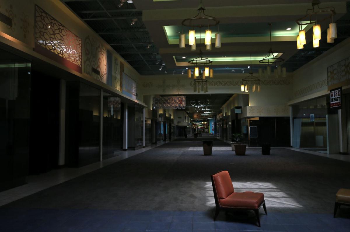 Hazelwood S St Louis Outlet Mall Kicks Out Tenants Says It S Closing Local Business Stltoday Com
