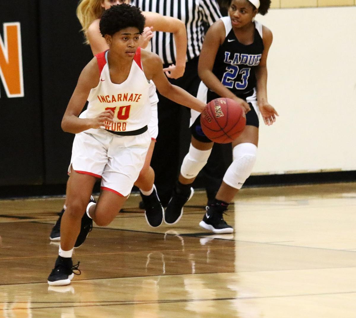 Incarnate Word Hands Jefferson City First Loss In Battle Of State