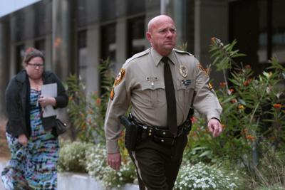 �����Ӱ�ԭ�� County police discrimination case