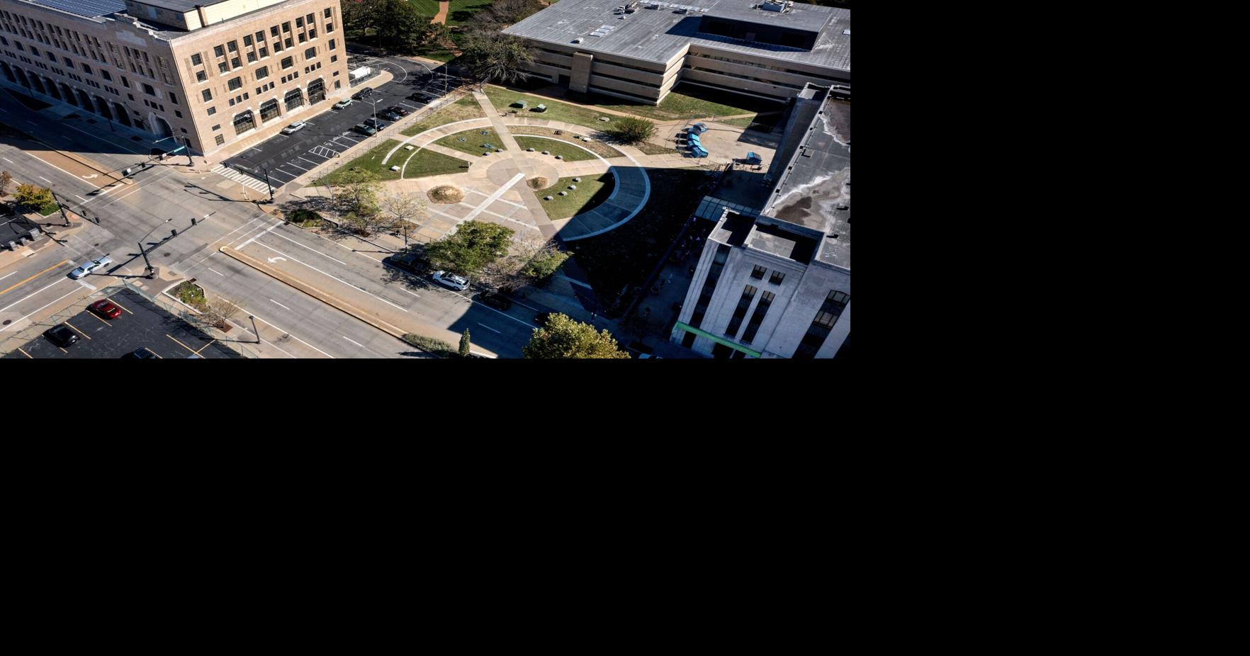 Sale of St. Louis park wins initial OK from aldermen