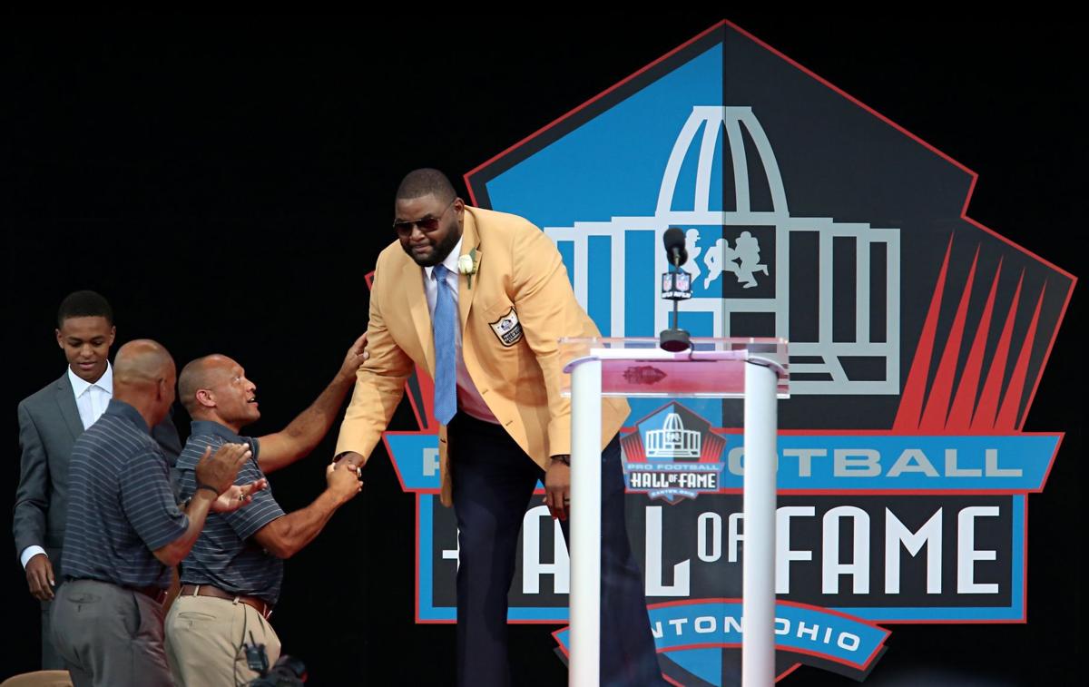 Rams Legend Pace Joins Football Greats In Hall Of Fame Nfl 2016 Enshrinement At Pro Football Hall Of Fame Orlando Pace