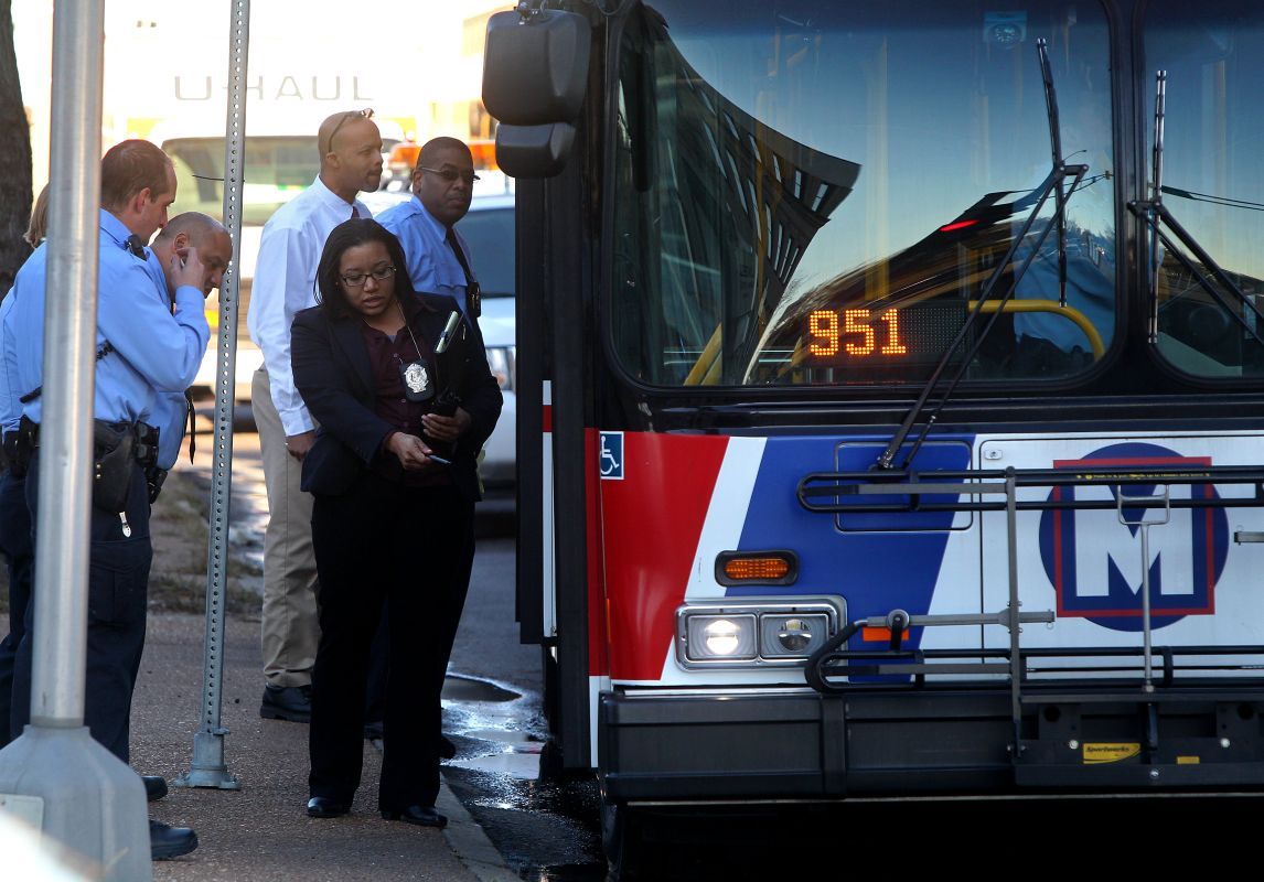 Man shot while boarding Metro bus, St. Louis police say | Law and order ...