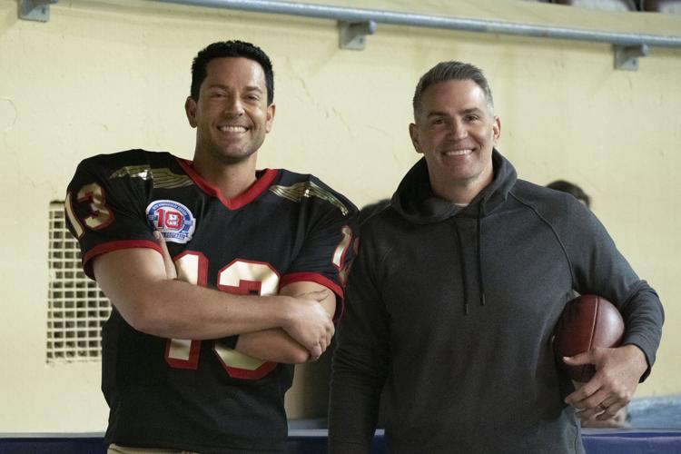 Kurt Warner watches his son make NFL debut for the Bucs against