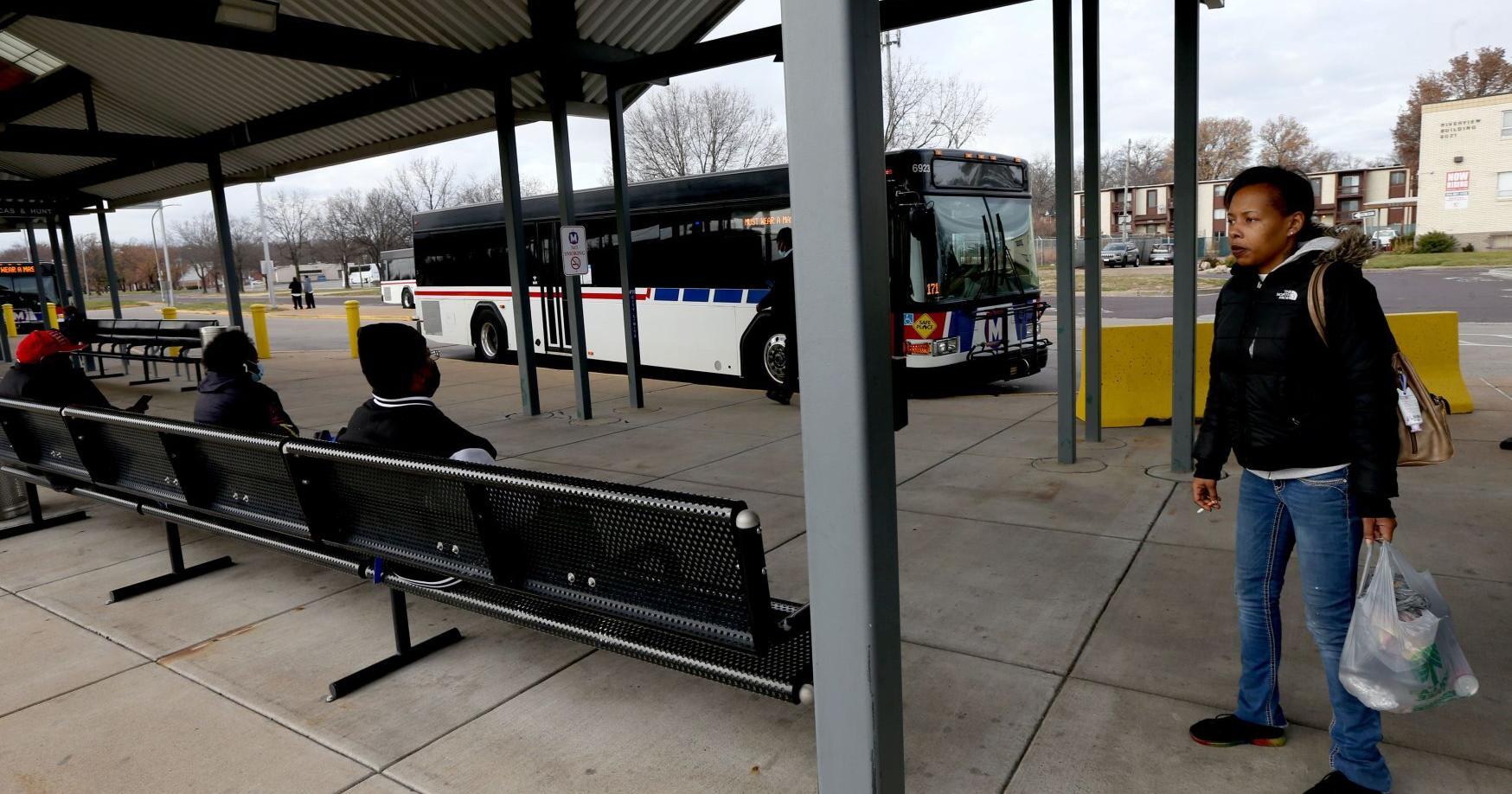 Man shot 3 times at north St. Louis metro bus station - Vimarsana News