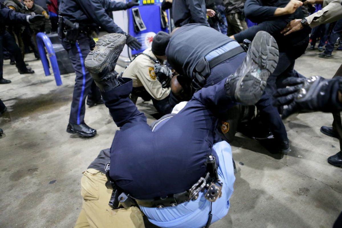 Teenager is fatally shot at gas station in Berkeley