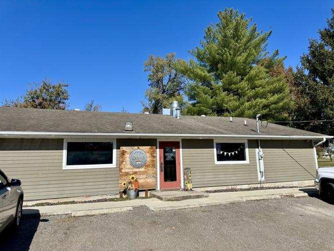 Steve's Old Cabin BBQ exterior