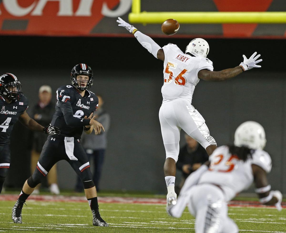 College Football Notes Freshman Qb Leads Cincinnati Past Unbeaten Miami College Sports Stltoday Com