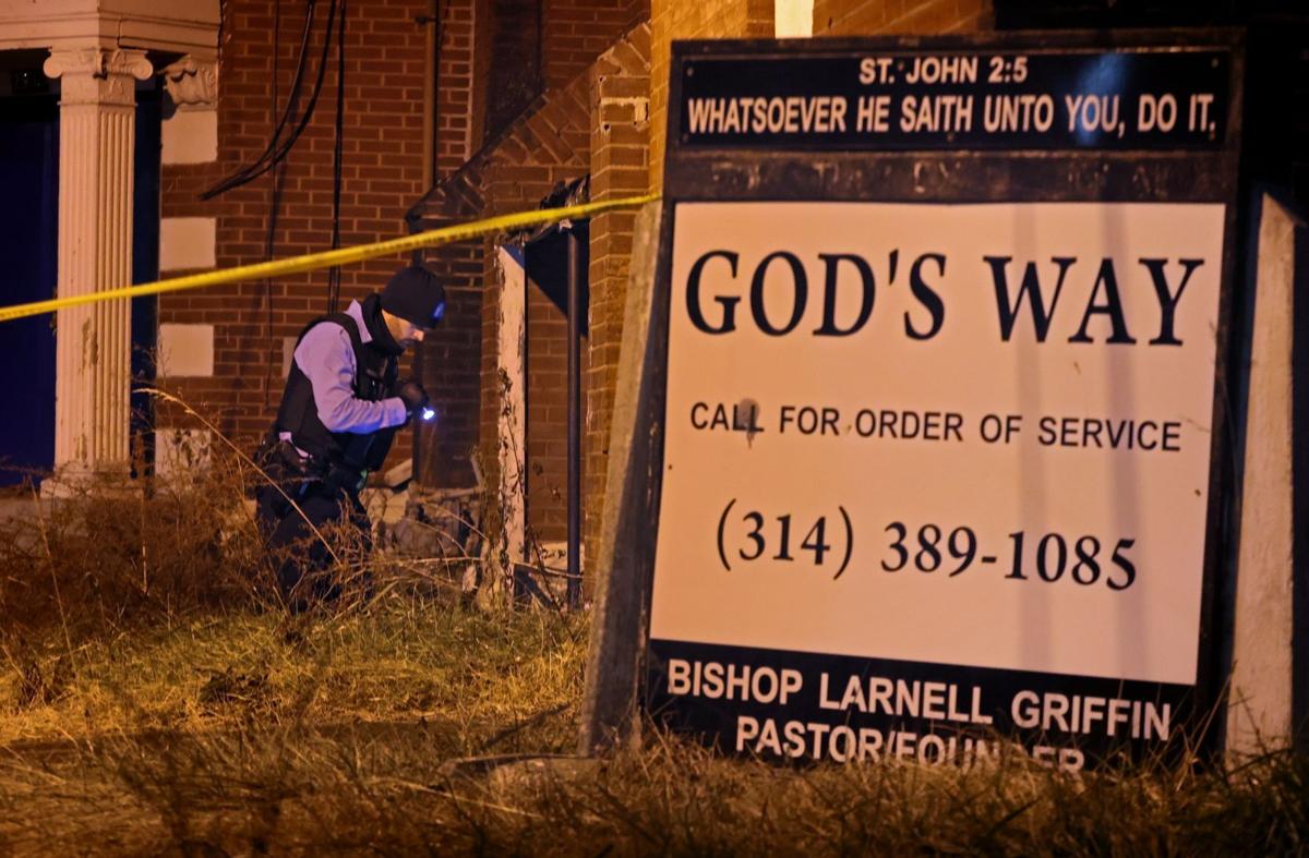 St. Louis police see two homicides within 25 minutes