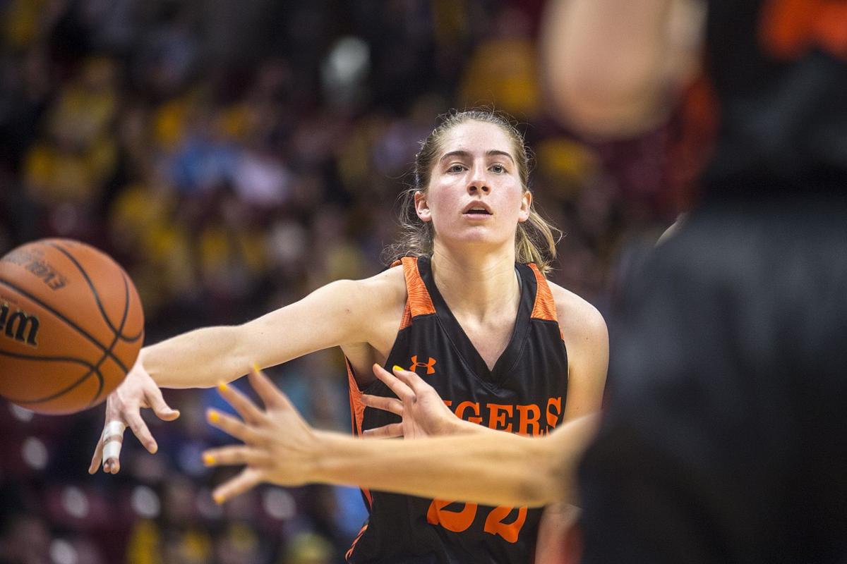 Montini S Twin Towers Eclipse Edwardsville In 4a State Semifinal