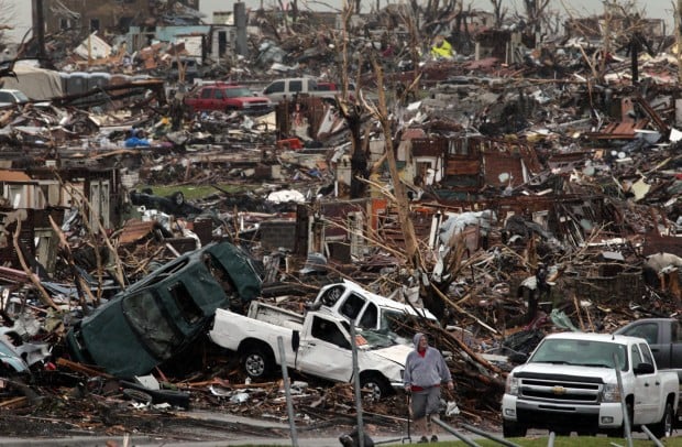 Joplin tornado turns city upside down