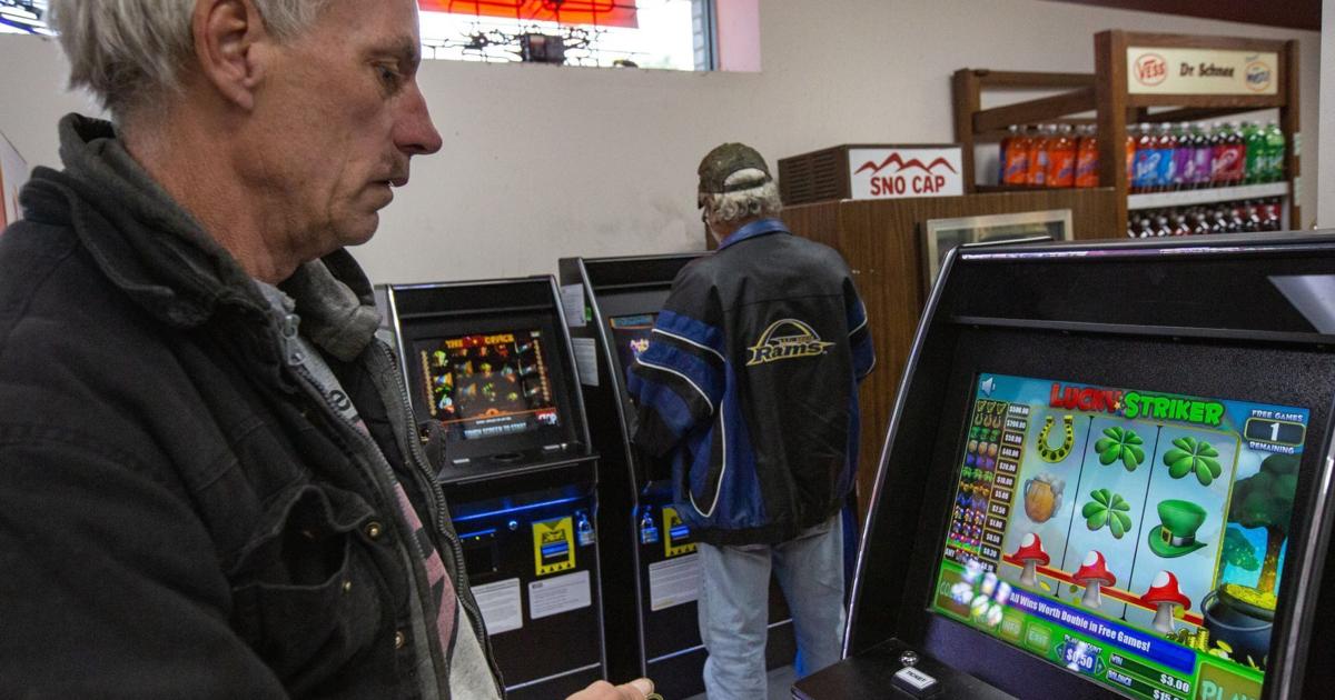 Image for article St. Louis jury to decide whether unregulated slot machines are illegal gambling devices