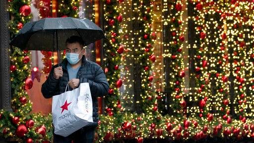 U.S. customers get last-minute getaway presents, choose up on-line orders in-retailer | U.S. Organization U.S. customers get last-minute getaway presents, choose up on-line orders in-retailer | U.S. Organization