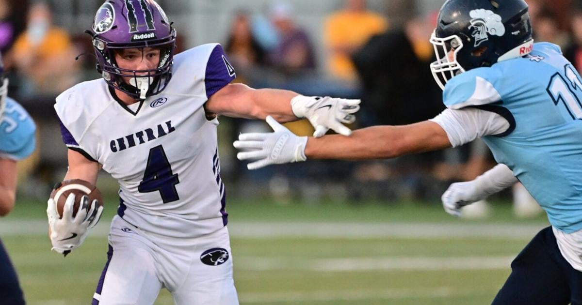Image for article Cole Davis helps Breese Central win third Milk Bowl in a row Football notebook