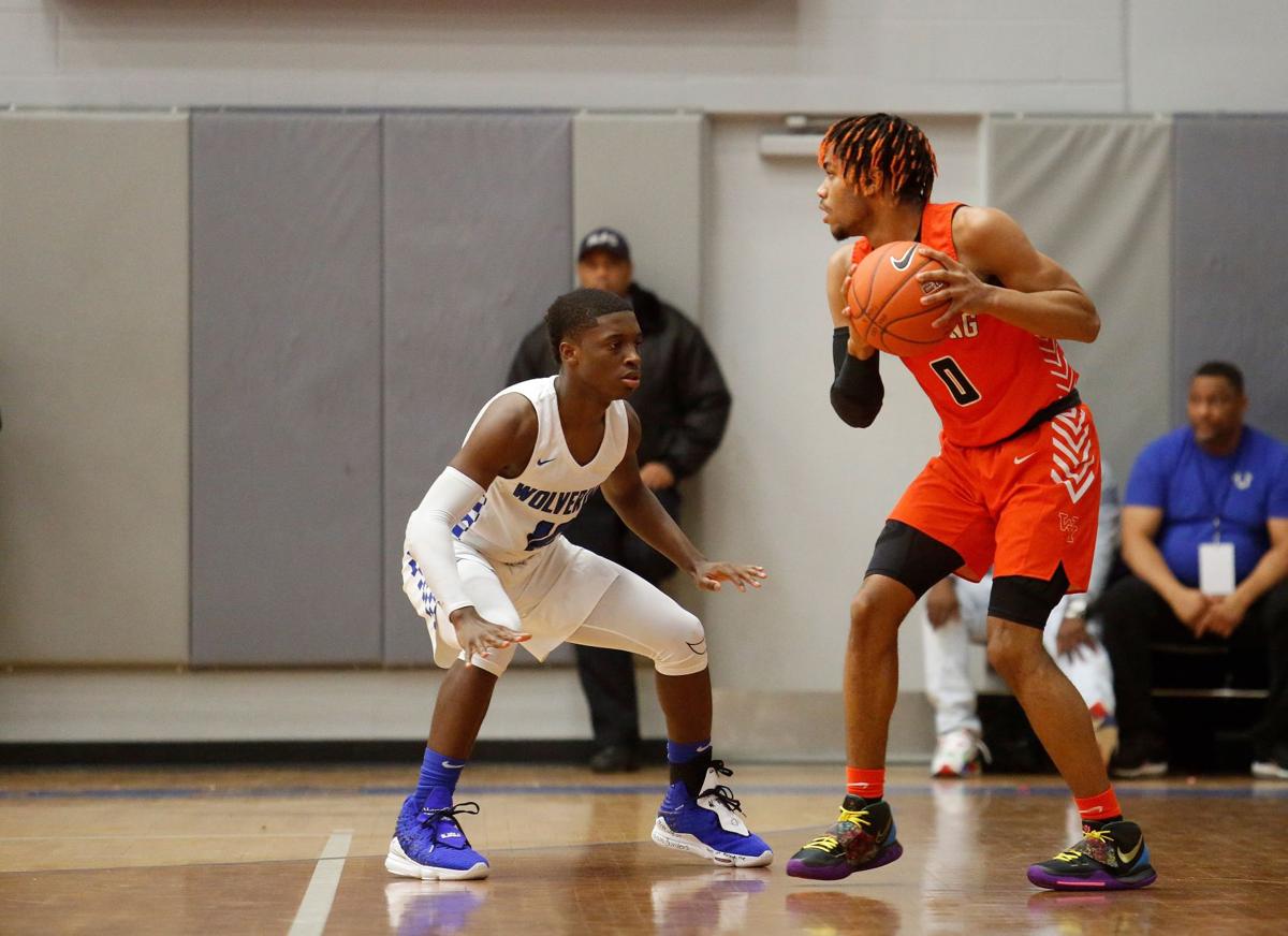 Vashon Holds On To Edge Whitney Young Boys Basketball Stltoday Com