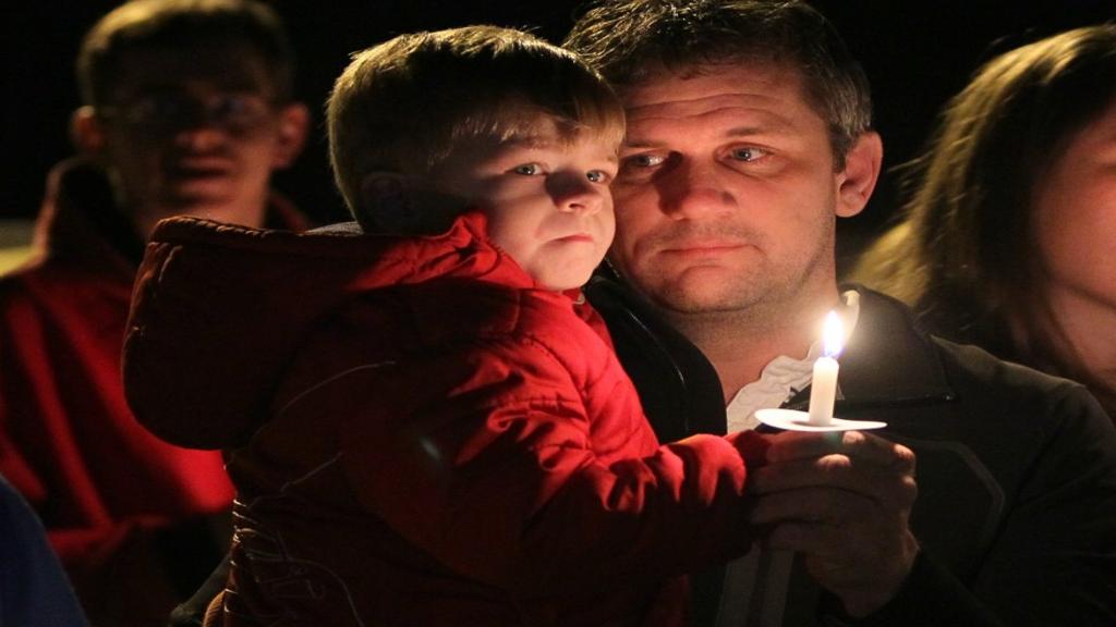 Tribute Honors Children Who Died In Fire In Roxana Illinois Stltoday Com