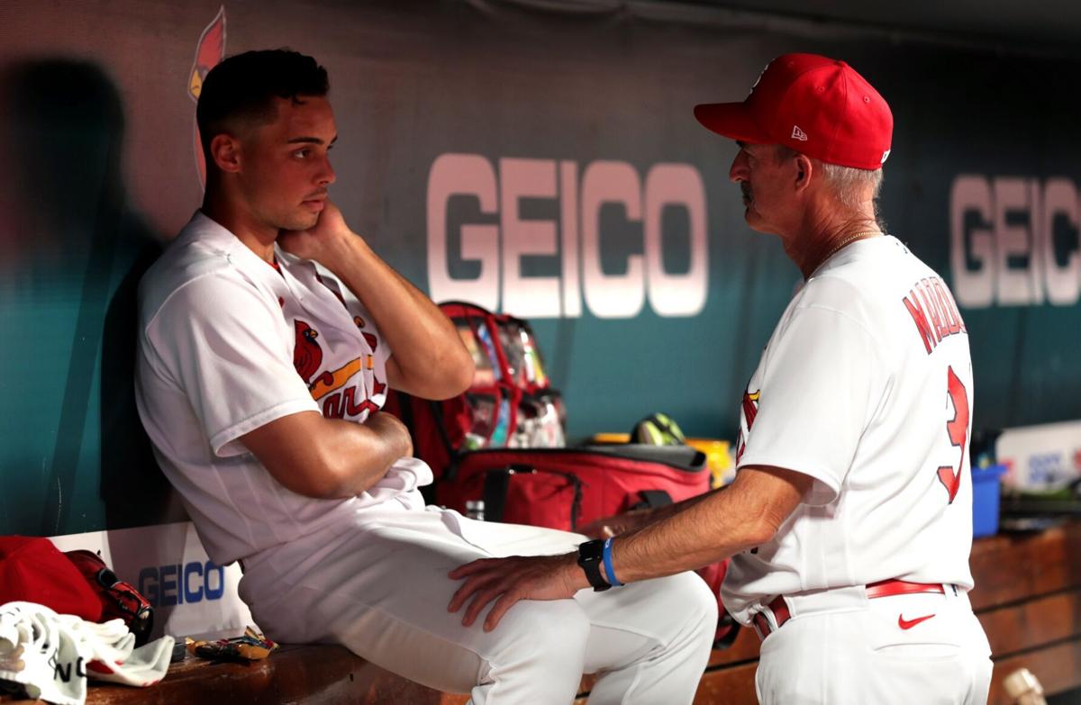 Umpire hit in head by spectacularly wild throw in Cardinals-Mets