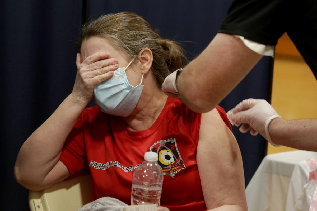 Parkway School District employees receive 2nd dose of vaccine