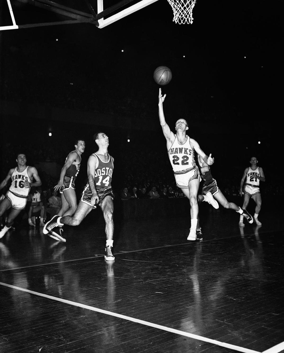 1964 Photo-St Louis Hawks Bob Pettit 1st NBA Player to 20,000