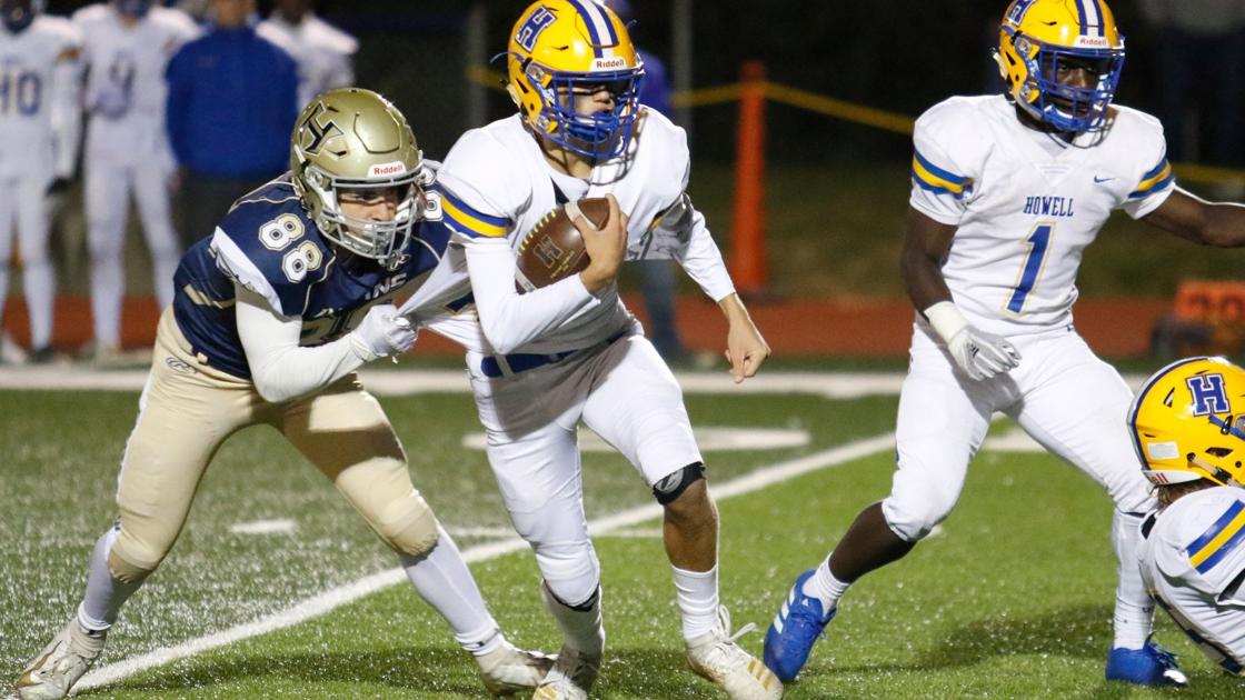 Francis Howell rolls past Holt to claim second consecutive GAC South title