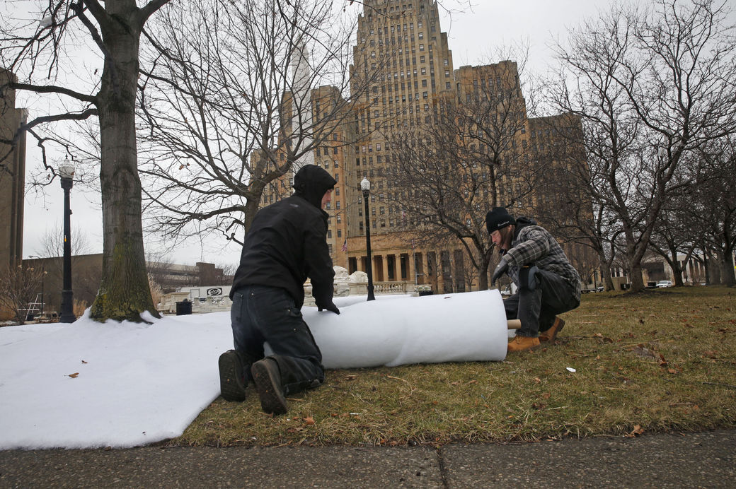 No snow in Buffalo? No problem as del Toro films 'Nightmare Alley'